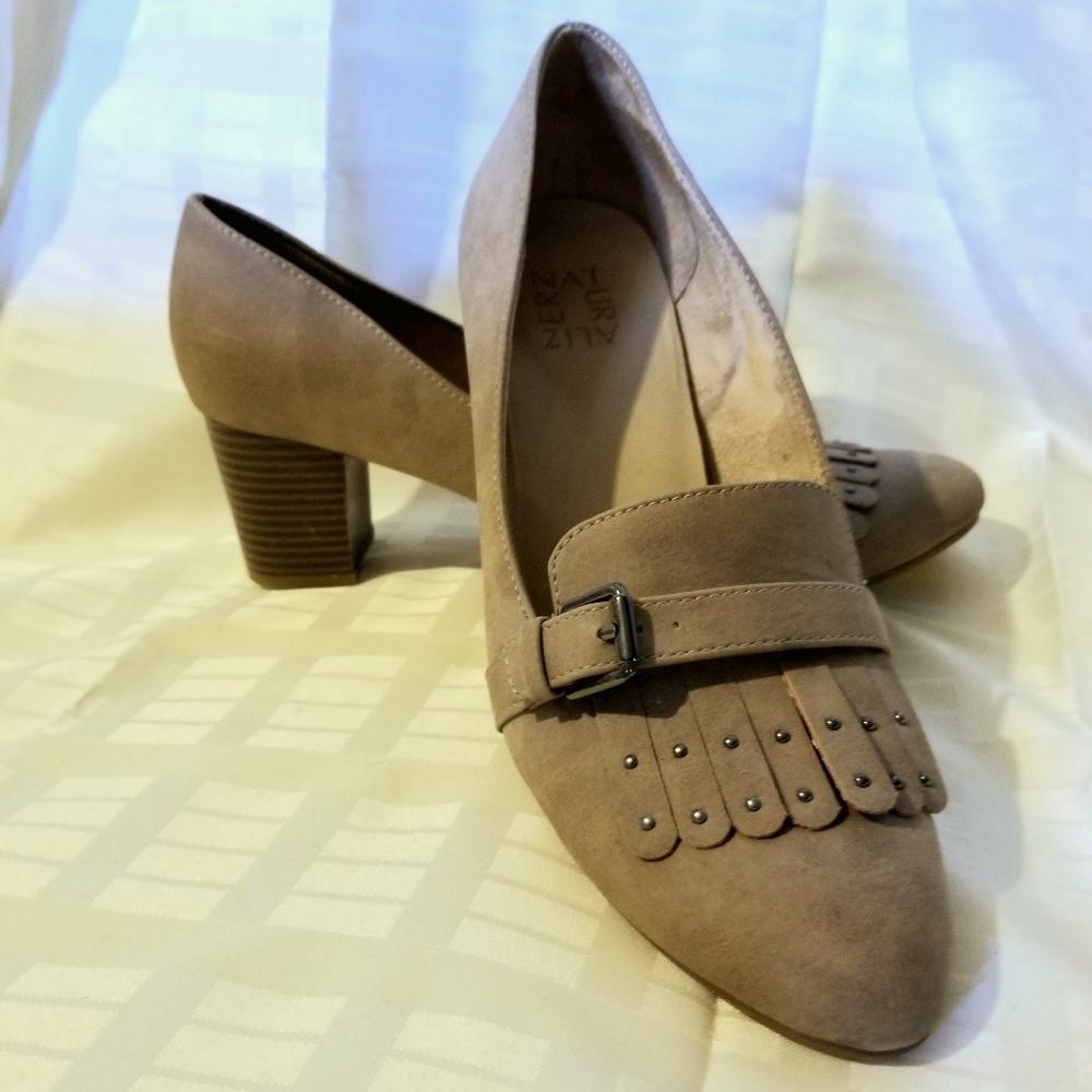 NATURALIZER  TAN HEELS